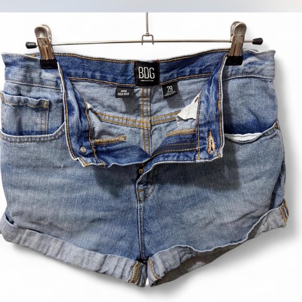 BDG Size 29 Mom High Rise Rolled Hem Denim Shorts - Picture 3 of 4